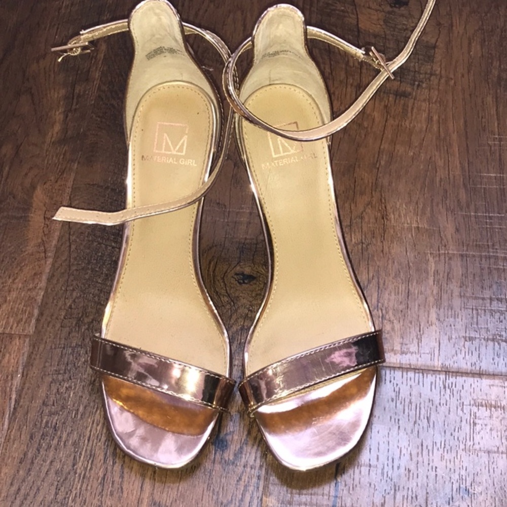 Heels - Picture 4 of 4